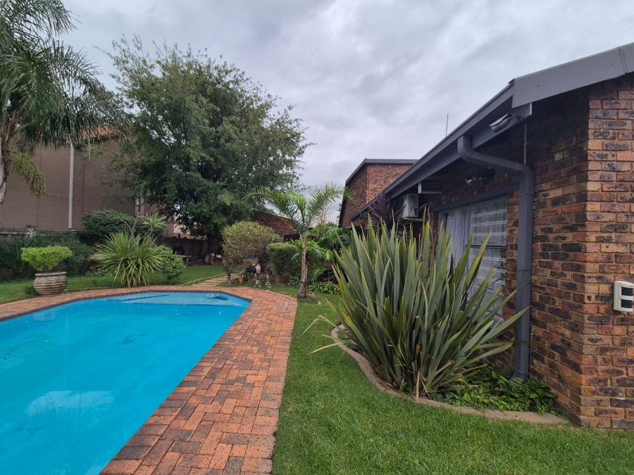 4 Bedroom Property for Sale in Vanderbijlpark SE 4 Gauteng