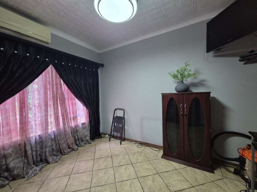 4 Bedroom Property for Sale in Vanderbijlpark SE 4 Gauteng
