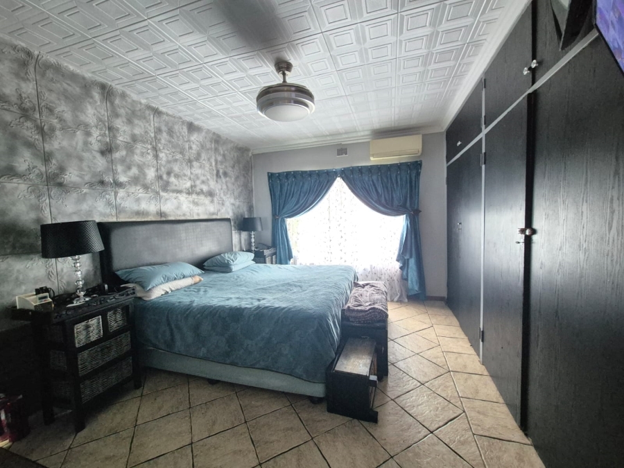 4 Bedroom Property for Sale in Vanderbijlpark SE 4 Gauteng