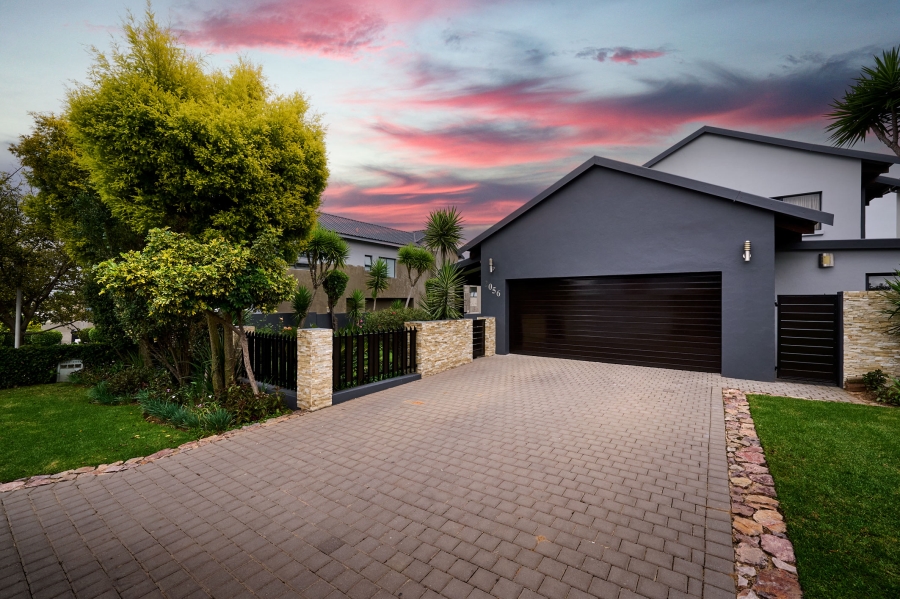 5 Bedroom Property for Sale in Waterfall Country Village Gauteng