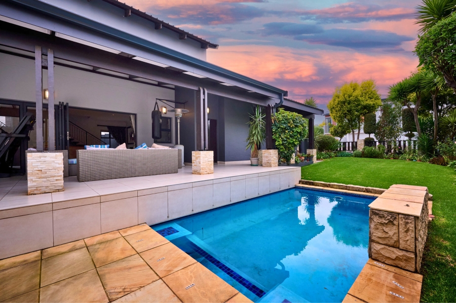 5 Bedroom Property for Sale in Waterfall Country Village Gauteng