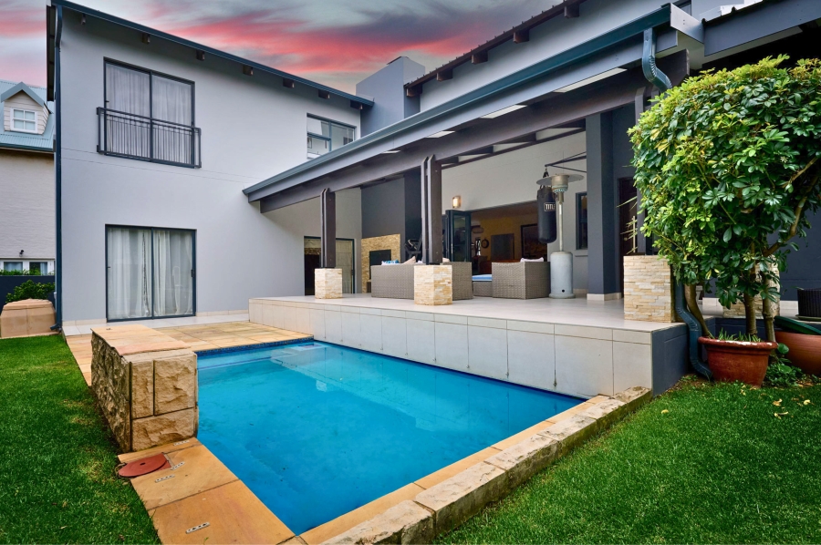 5 Bedroom Property for Sale in Waterfall Country Village Gauteng
