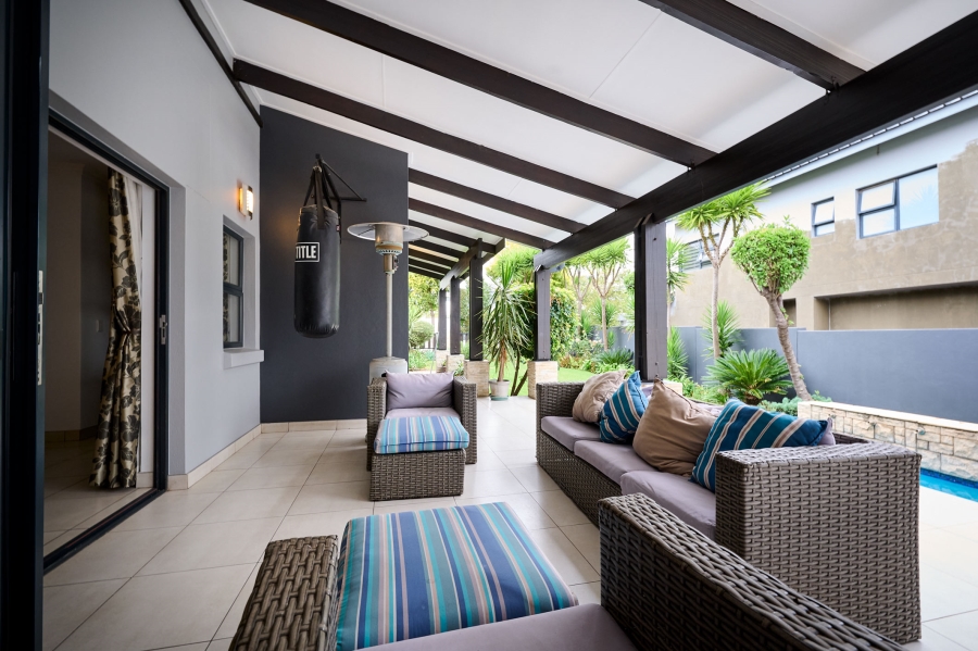 5 Bedroom Property for Sale in Waterfall Country Village Gauteng