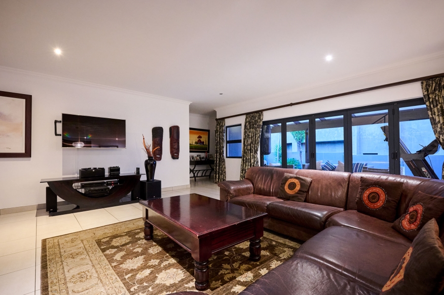 5 Bedroom Property for Sale in Waterfall Country Village Gauteng