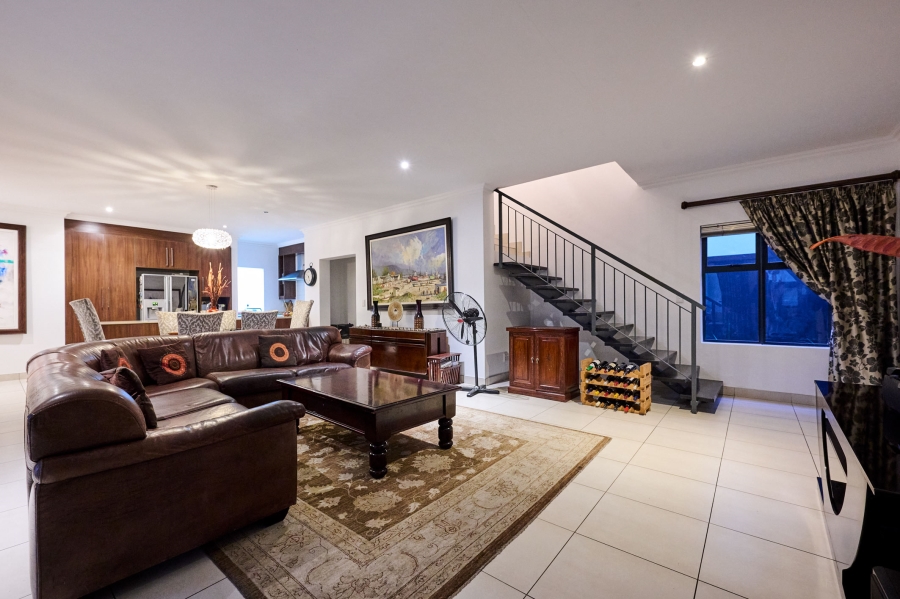 5 Bedroom Property for Sale in Waterfall Country Village Gauteng