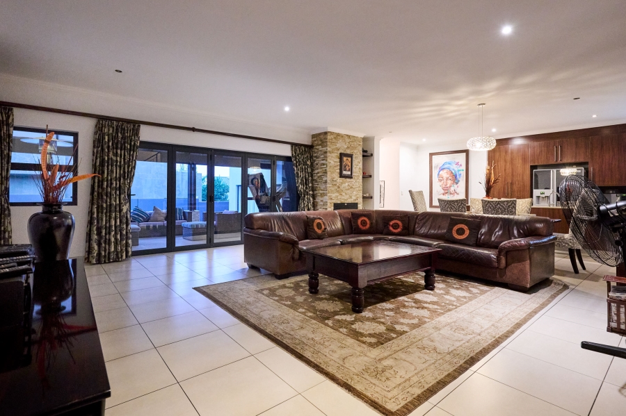 5 Bedroom Property for Sale in Waterfall Country Village Gauteng