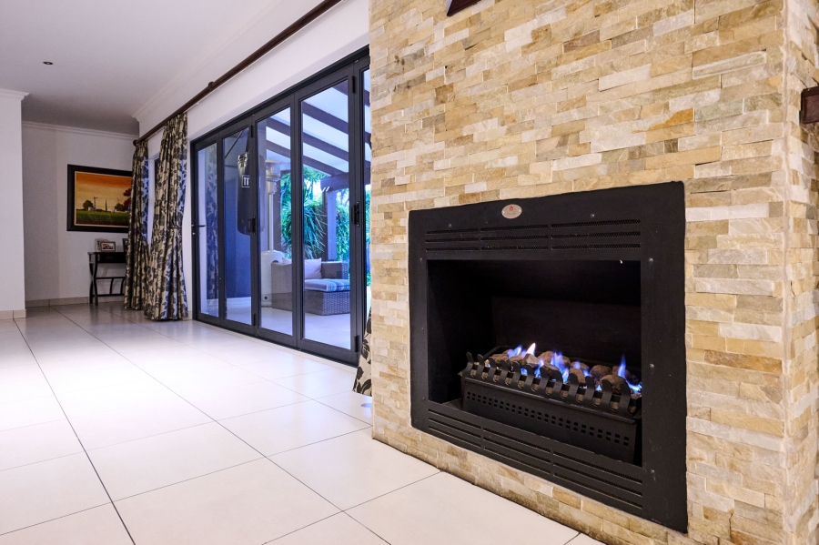 5 Bedroom Property for Sale in Waterfall Country Village Gauteng