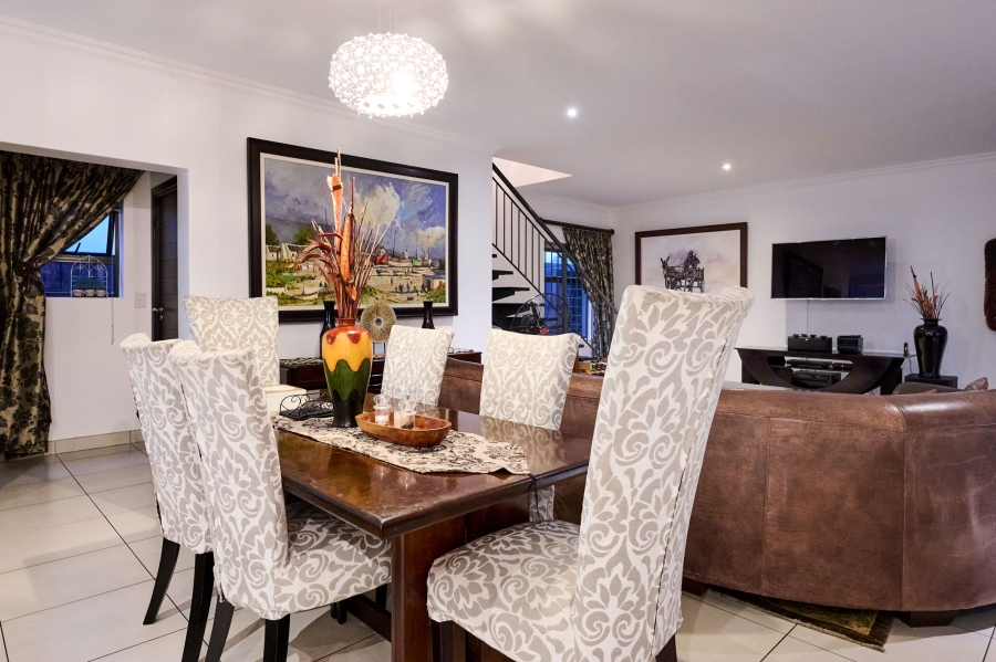 5 Bedroom Property for Sale in Waterfall Country Village Gauteng