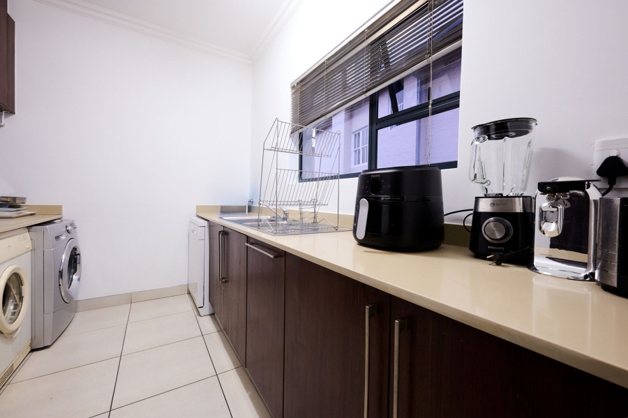 5 Bedroom Property for Sale in Waterfall Country Village Gauteng
