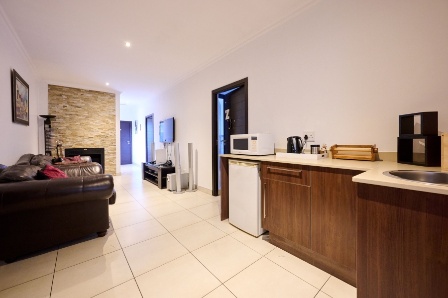 5 Bedroom Property for Sale in Waterfall Country Village Gauteng
