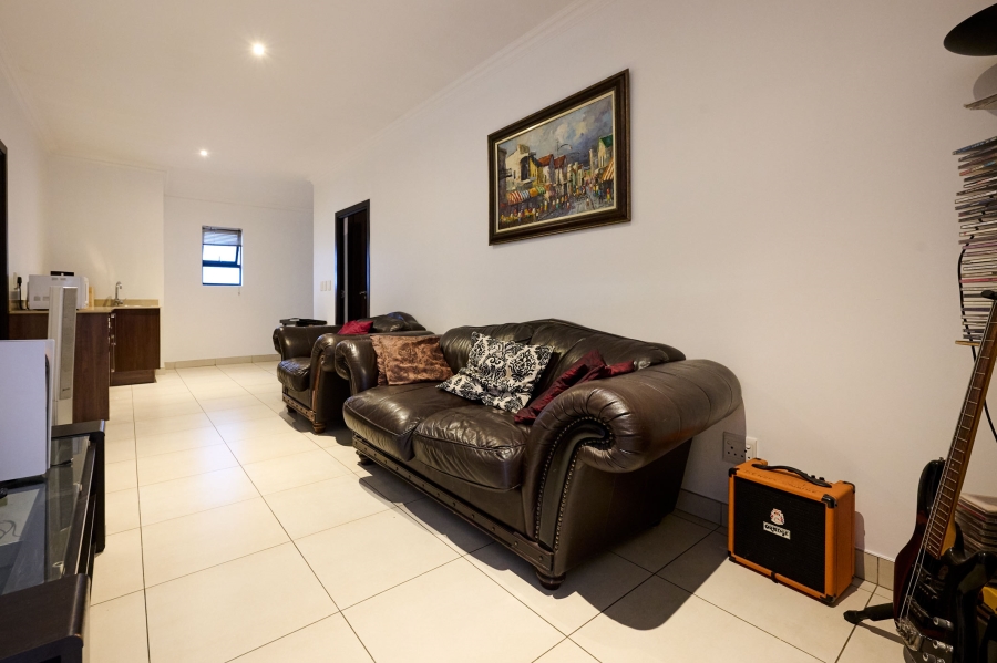 5 Bedroom Property for Sale in Waterfall Country Village Gauteng