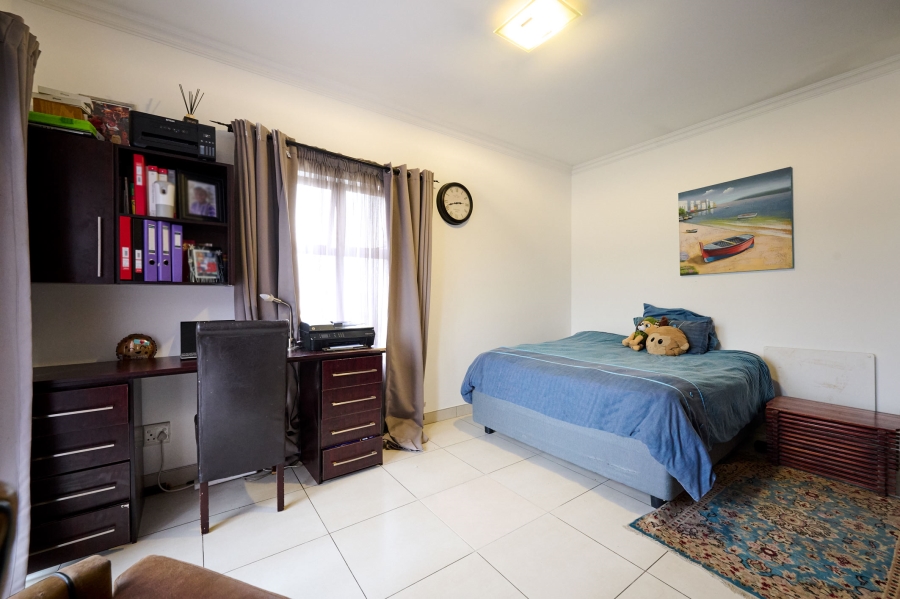 5 Bedroom Property for Sale in Waterfall Country Village Gauteng