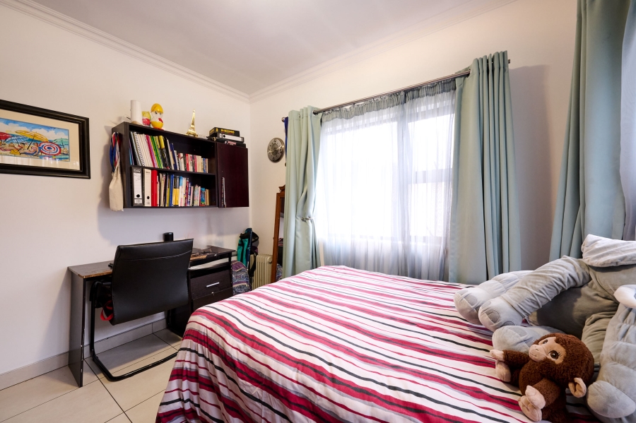 5 Bedroom Property for Sale in Waterfall Country Village Gauteng