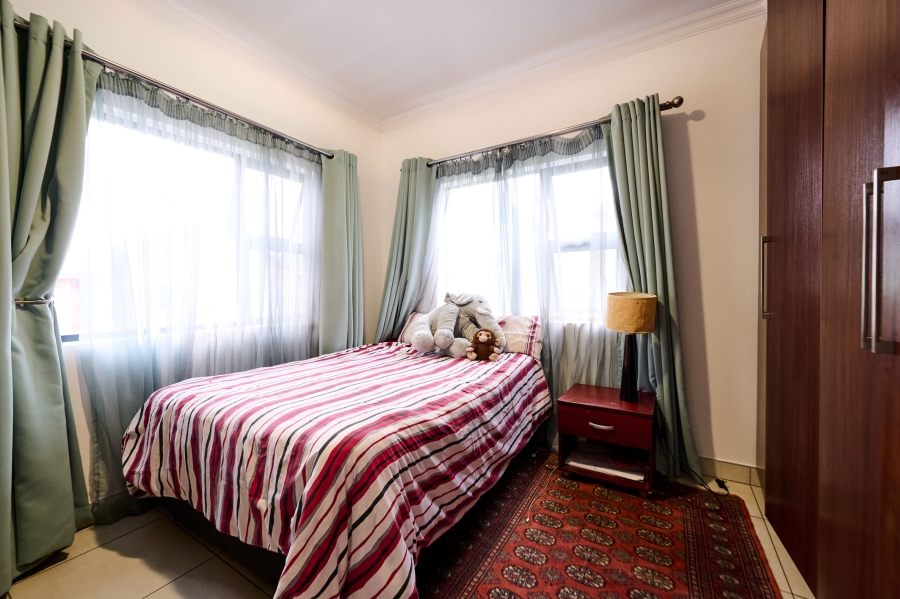 5 Bedroom Property for Sale in Waterfall Country Village Gauteng