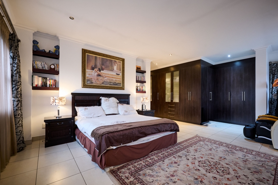 5 Bedroom Property for Sale in Waterfall Country Village Gauteng