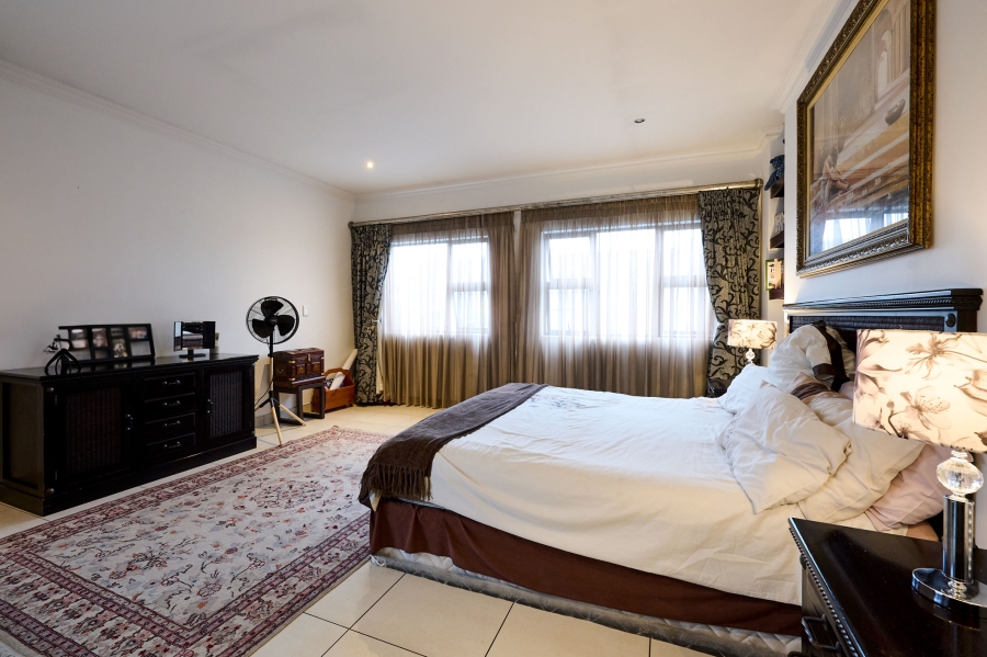 5 Bedroom Property for Sale in Waterfall Country Village Gauteng