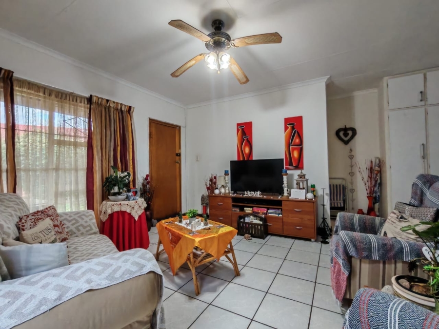 2 Bedroom Property for Sale in Three Rivers Gauteng