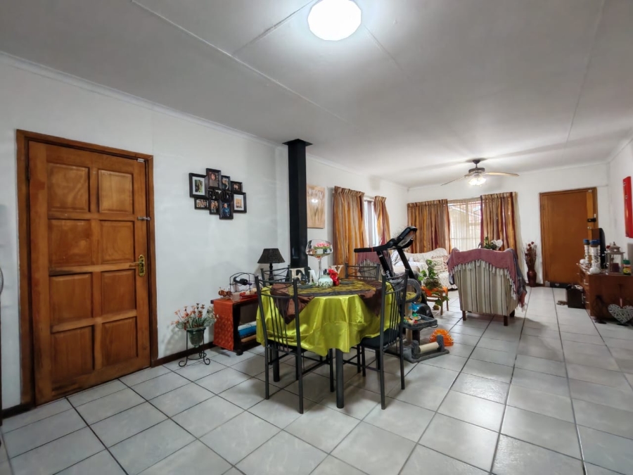 2 Bedroom Property for Sale in Three Rivers Gauteng