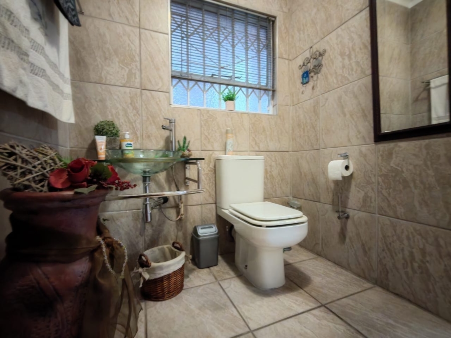 2 Bedroom Property for Sale in Three Rivers Gauteng