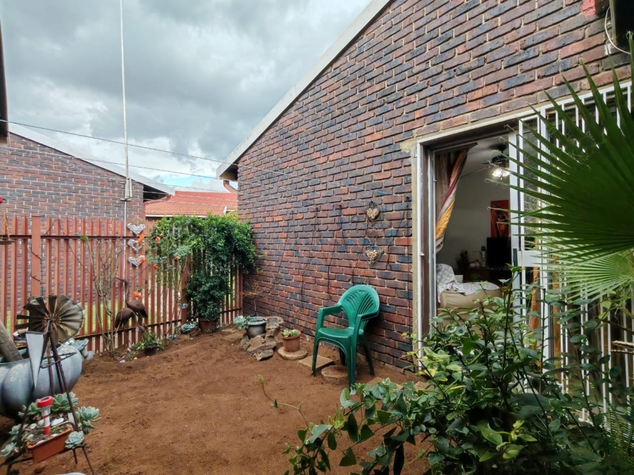 2 Bedroom Property for Sale in Three Rivers Gauteng
