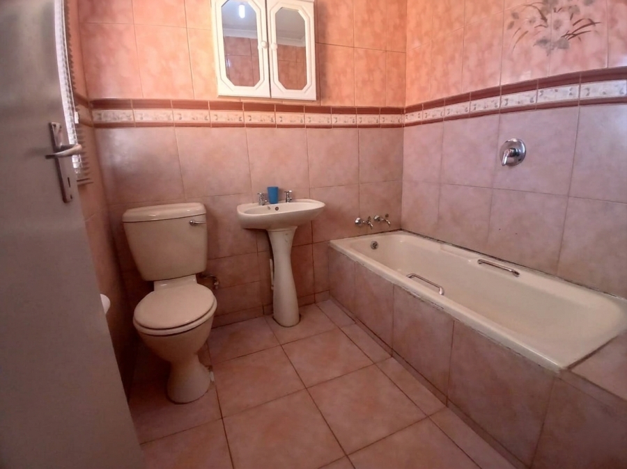 3 Bedroom Property for Sale in Sebokeng Zone 10 Gauteng
