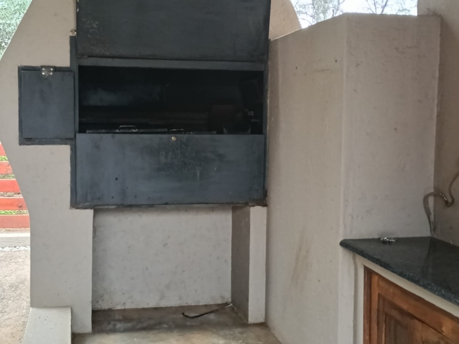 3 Bedroom Property for Sale in Leeuwfontein Gauteng