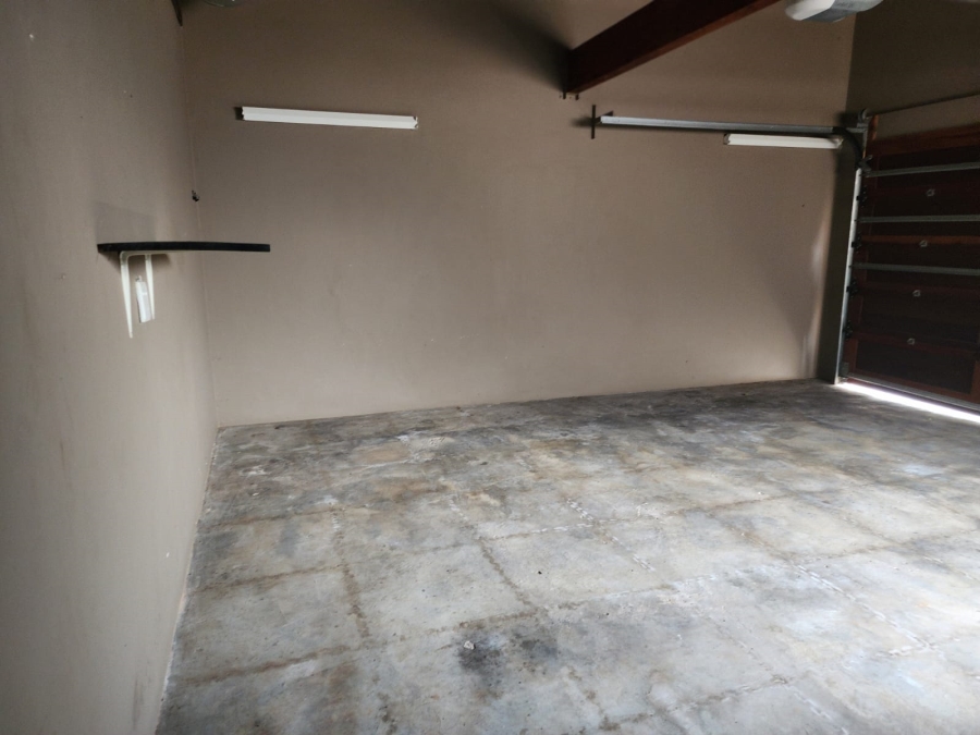 3 Bedroom Property for Sale in Leeuwfontein Gauteng