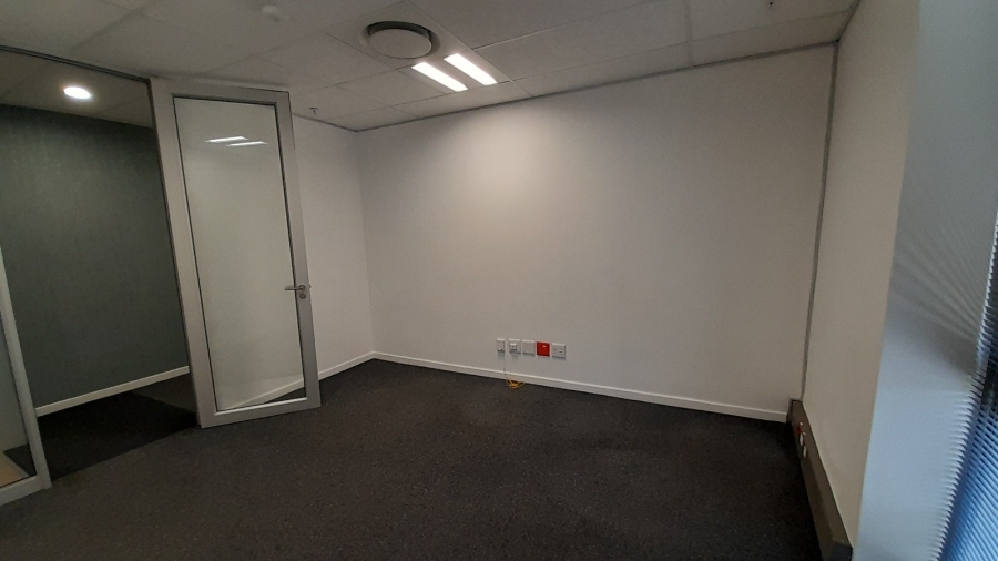 To Let Commercial Property for Rent in Vorna Valley Gauteng