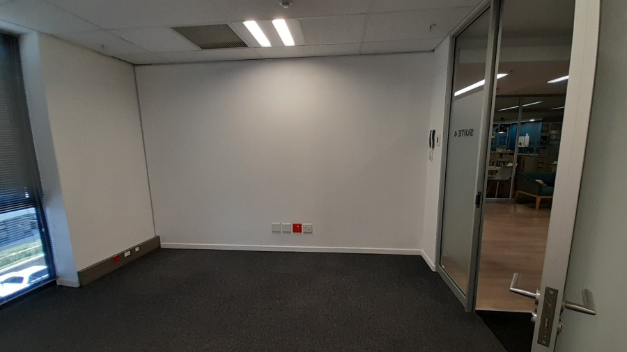 To Let Commercial Property for Rent in Vorna Valley Gauteng
