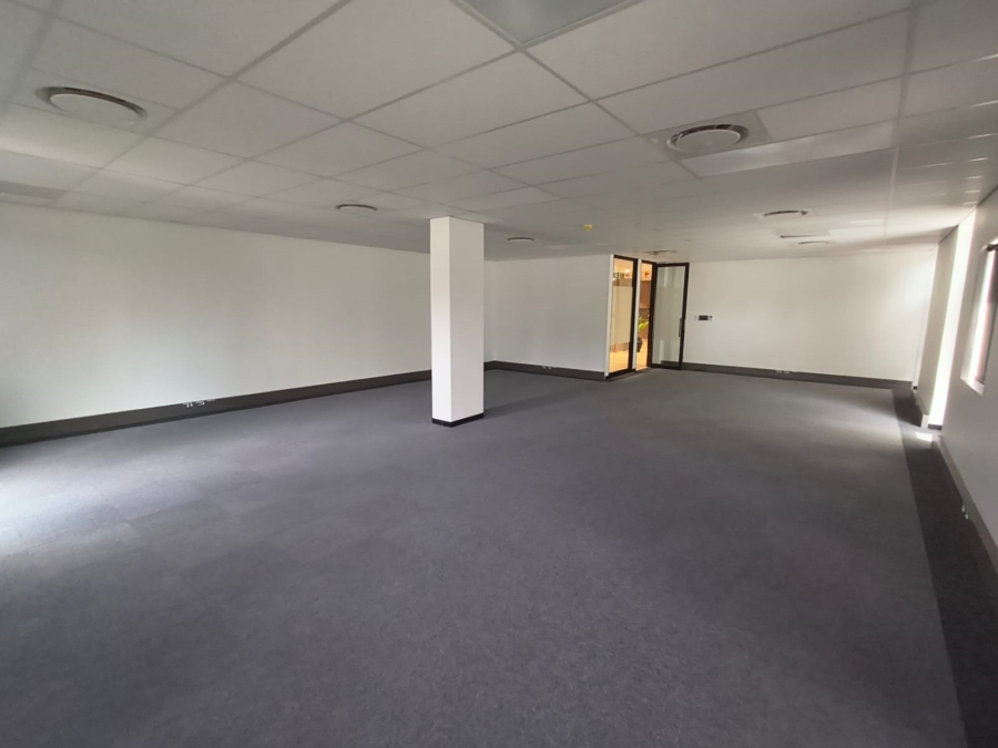 To Let Commercial Property for Rent in Die Hoewes Gauteng