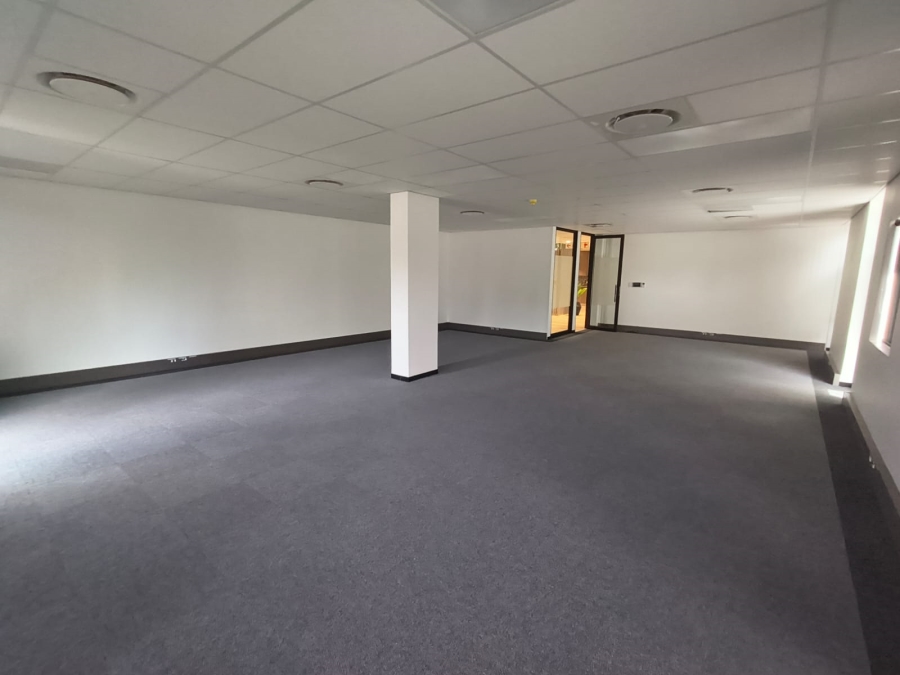 To Let Commercial Property for Rent in Die Hoewes Gauteng