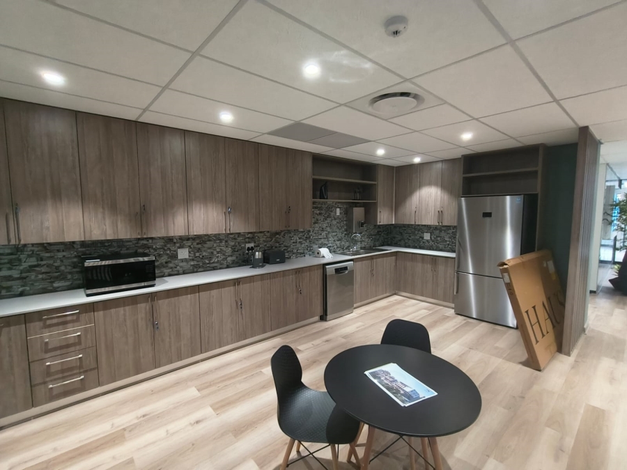 To Let Commercial Property for Rent in Die Hoewes Gauteng