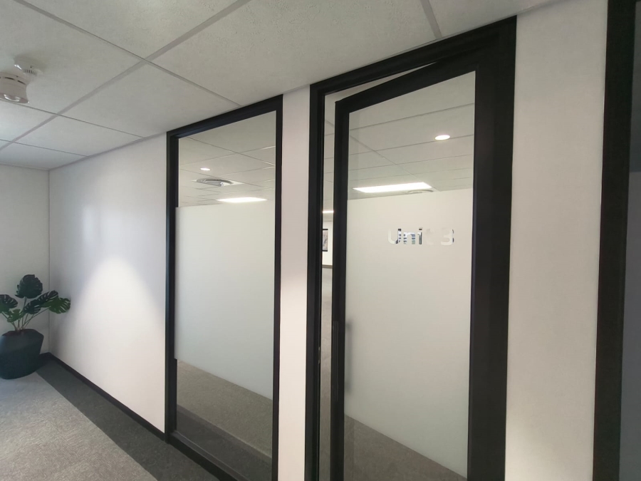 To Let Commercial Property for Rent in Die Hoewes Gauteng