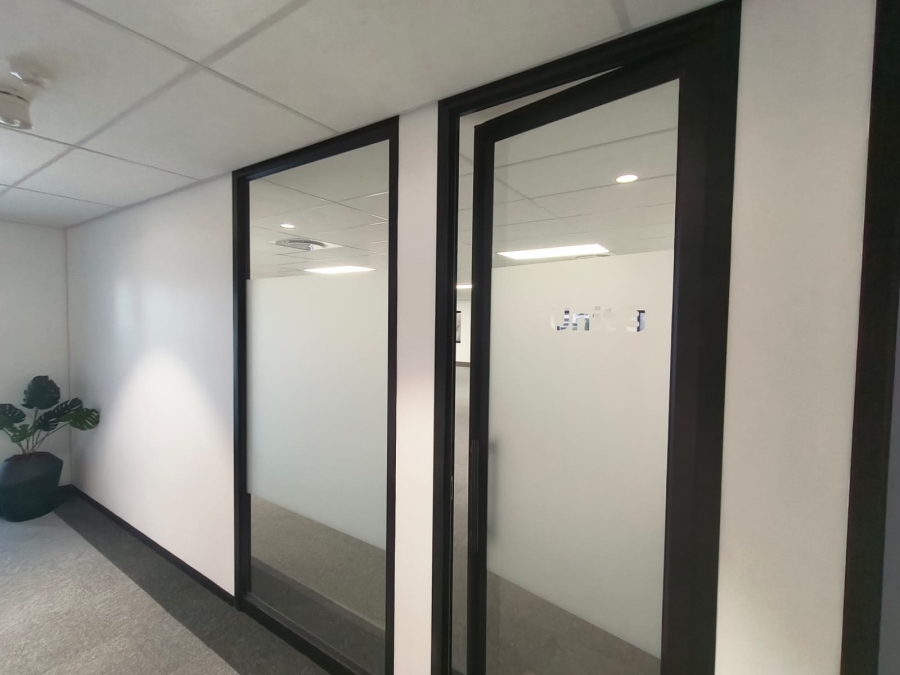 To Let Commercial Property for Rent in Die Hoewes Gauteng