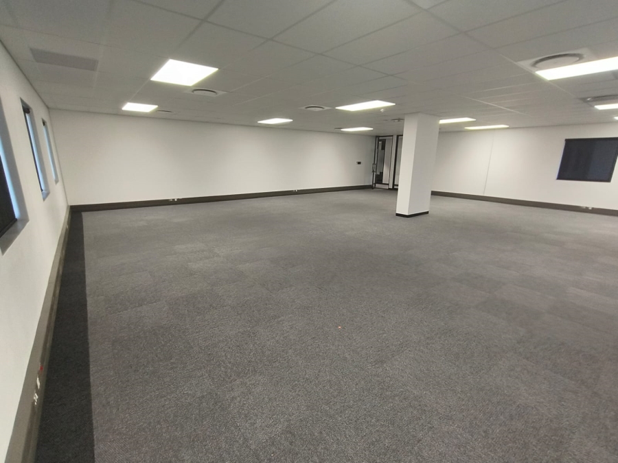 To Let Commercial Property for Rent in Die Hoewes Gauteng