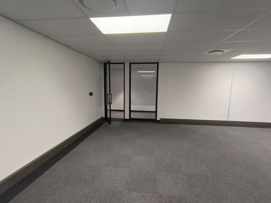 To Let Commercial Property for Rent in Die Hoewes Gauteng