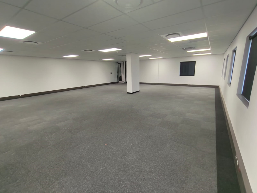 To Let Commercial Property for Rent in Die Hoewes Gauteng