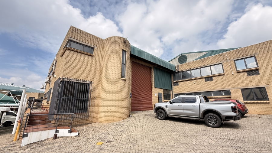 To Let Commercial Property for Rent in Rooihuiskraal Gauteng