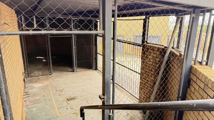 To Let Commercial Property for Rent in Rooihuiskraal Gauteng