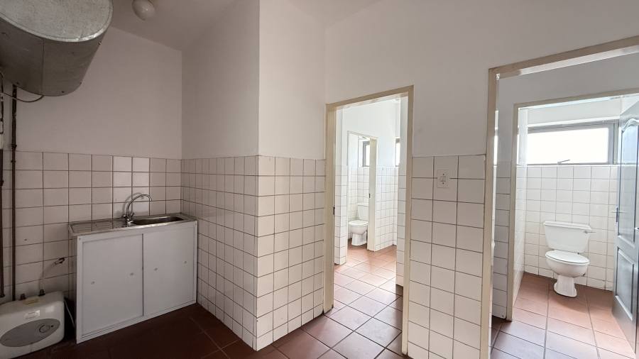 To Let Commercial Property for Rent in Rooihuiskraal Gauteng