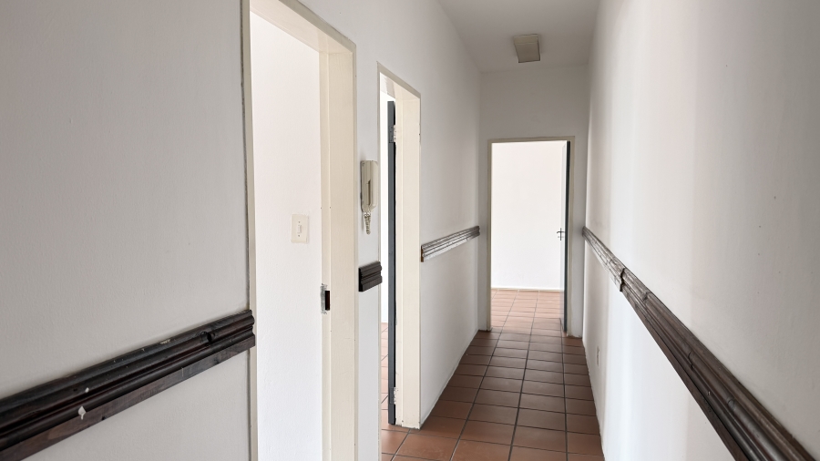 To Let Commercial Property for Rent in Rooihuiskraal Gauteng