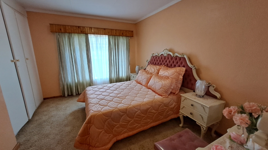 4 Bedroom Property for Sale in Jameson Park Gauteng