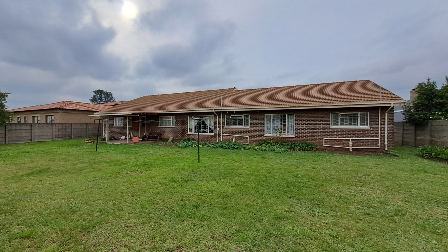 4 Bedroom Property for Sale in Jameson Park Gauteng