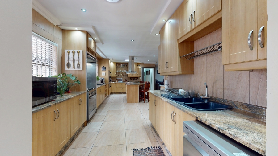 5 Bedroom Property for Sale in Sunward Park Gauteng