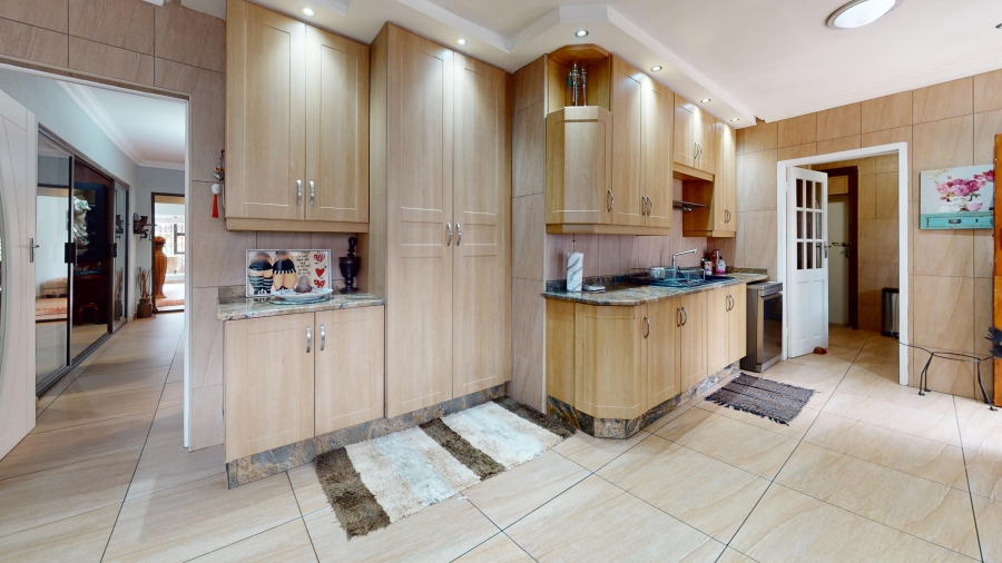 5 Bedroom Property for Sale in Sunward Park Gauteng