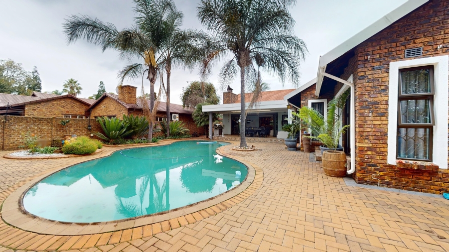 5 Bedroom Property for Sale in Sunward Park Gauteng