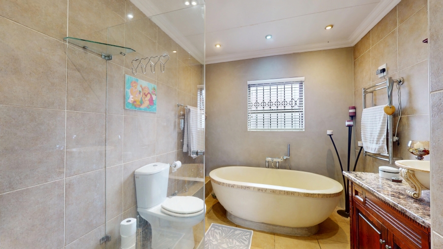 5 Bedroom Property for Sale in Sunward Park Gauteng