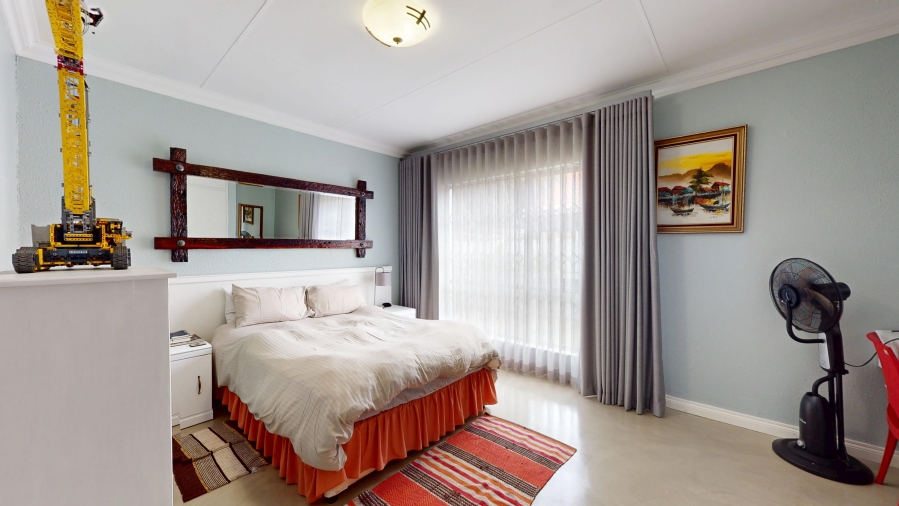 5 Bedroom Property for Sale in Sunward Park Gauteng