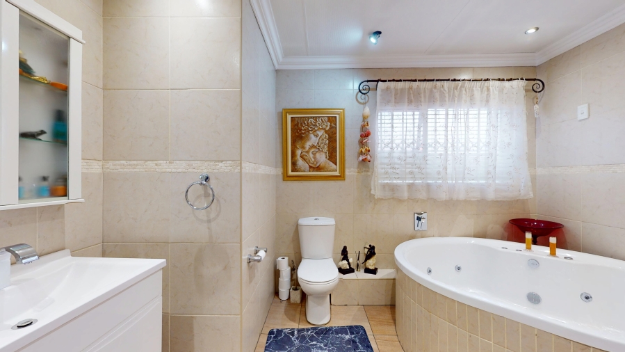 5 Bedroom Property for Sale in Sunward Park Gauteng