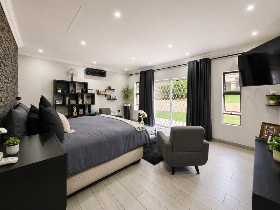 4 Bedroom Property for Sale in Wilro Park Gauteng